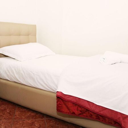 Hotel Relax Тирана Экстерьер фото