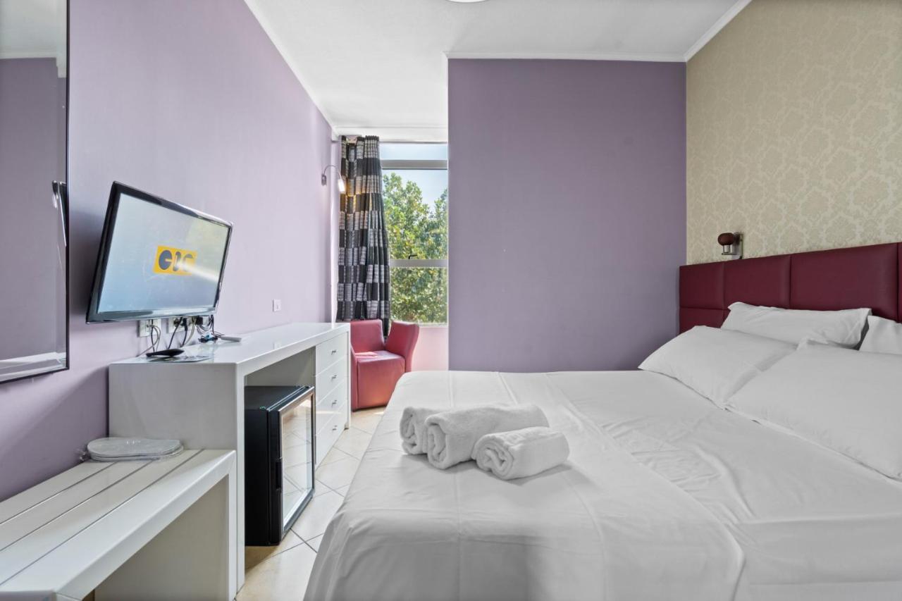 Hotel Relax Тирана Экстерьер фото