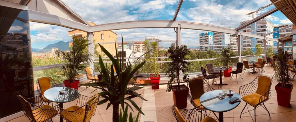 Hotel Relax Тирана Экстерьер фото