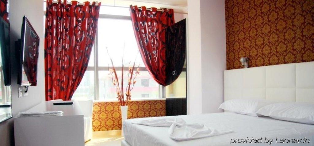 Hotel Relax Тирана Экстерьер фото