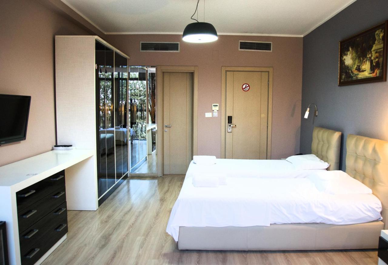 Hotel Relax Тирана Экстерьер фото