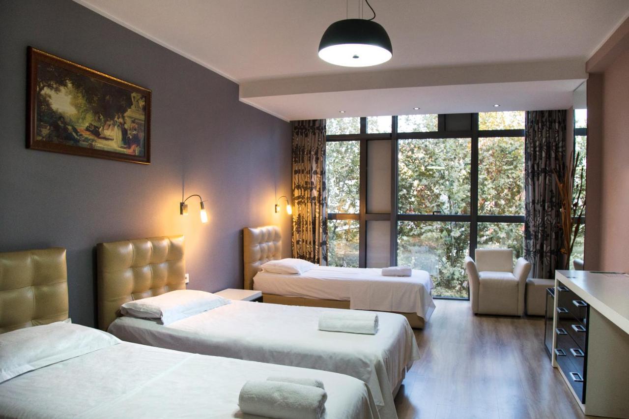 Hotel Relax Тирана Экстерьер фото